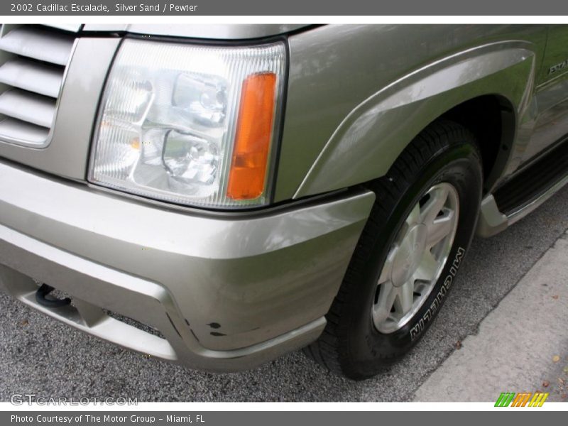 Silver Sand / Pewter 2002 Cadillac Escalade