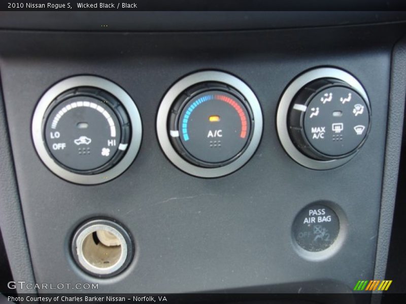 Wicked Black / Black 2010 Nissan Rogue S