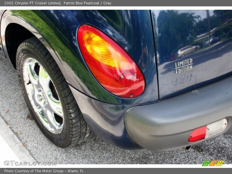 Patriot Blue Pearlcoat / Gray 2002 Chrysler PT Cruiser Limited