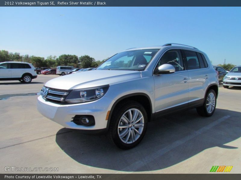 Reflex Silver Metallic / Black 2012 Volkswagen Tiguan SE