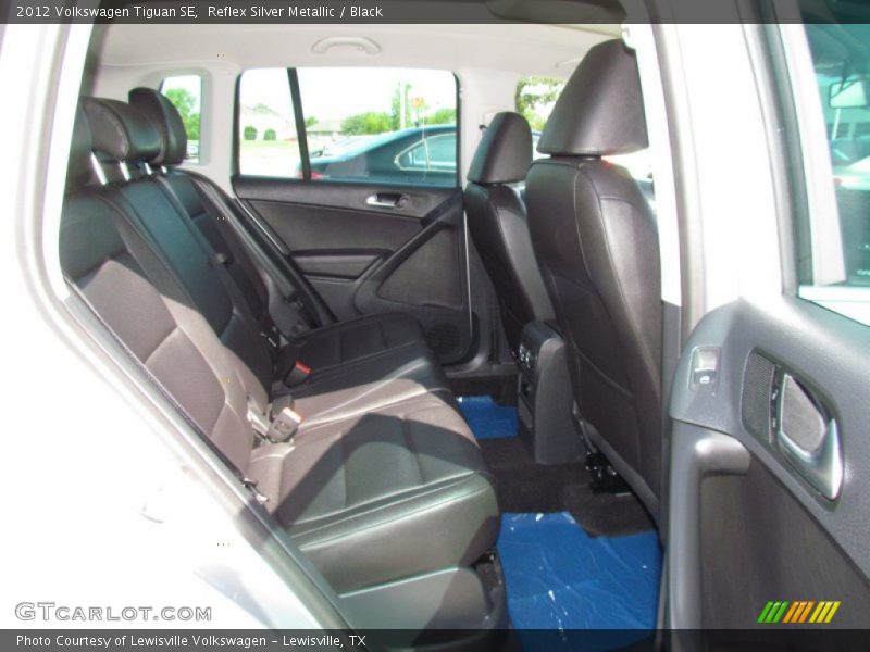 Reflex Silver Metallic / Black 2012 Volkswagen Tiguan SE