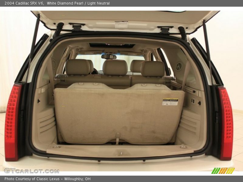White Diamond Pearl / Light Neutral 2004 Cadillac SRX V6