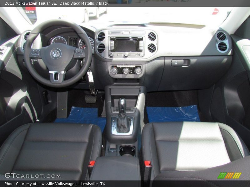 Deep Black Metallic / Black 2012 Volkswagen Tiguan SE