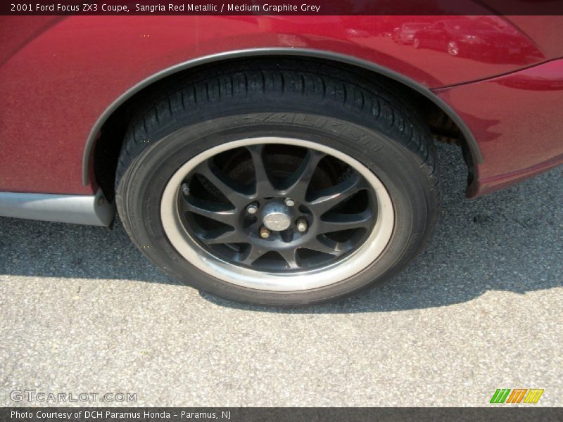 Sangria Red Metallic / Medium Graphite Grey 2001 Ford Focus ZX3 Coupe