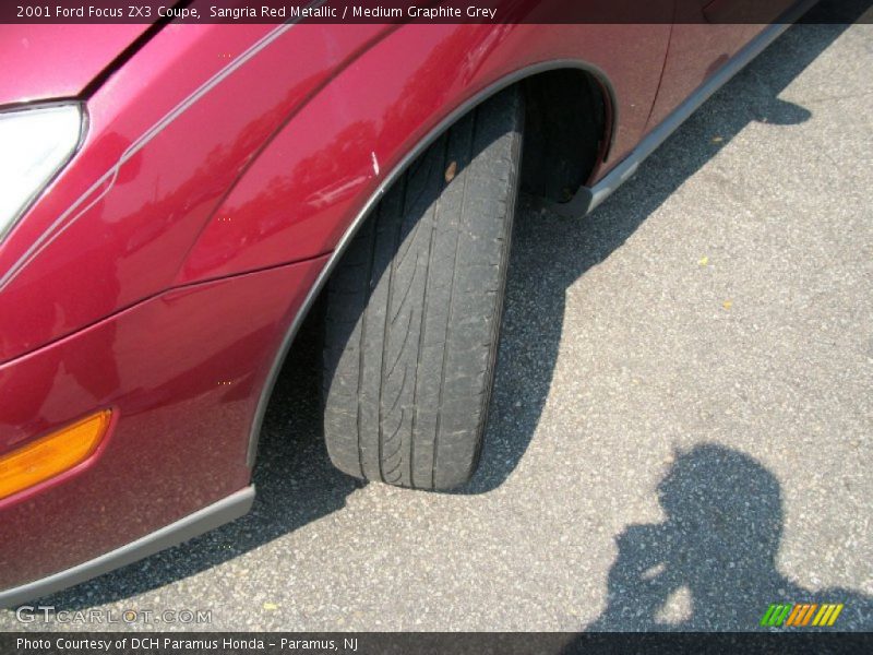 Sangria Red Metallic / Medium Graphite Grey 2001 Ford Focus ZX3 Coupe