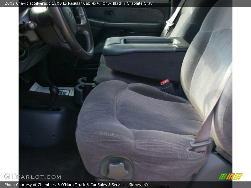 Onyx Black / Graphite Gray 2002 Chevrolet Silverado 1500 LS Regular Cab 4x4