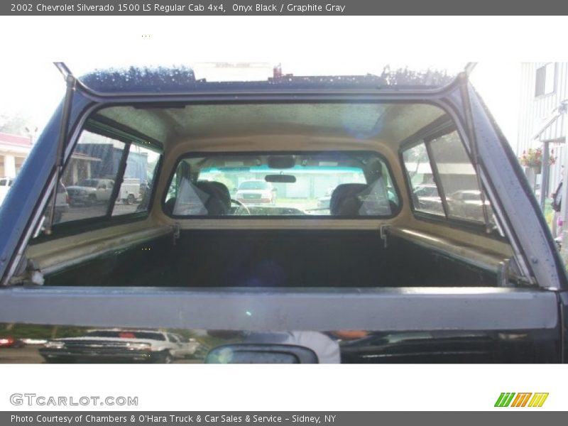 Onyx Black / Graphite Gray 2002 Chevrolet Silverado 1500 LS Regular Cab 4x4