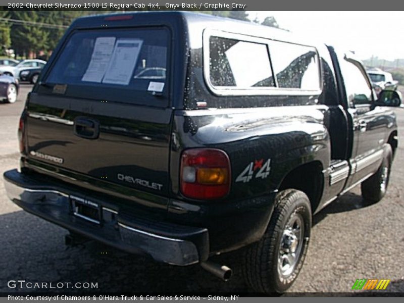 Onyx Black / Graphite Gray 2002 Chevrolet Silverado 1500 LS Regular Cab 4x4