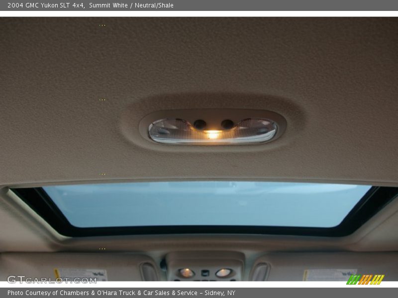 Summit White / Neutral/Shale 2004 GMC Yukon SLT 4x4