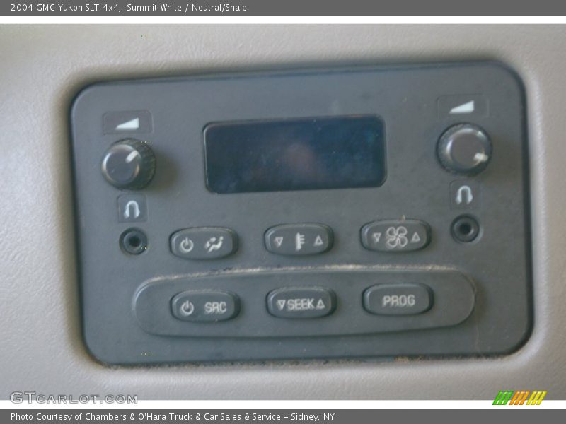 Summit White / Neutral/Shale 2004 GMC Yukon SLT 4x4