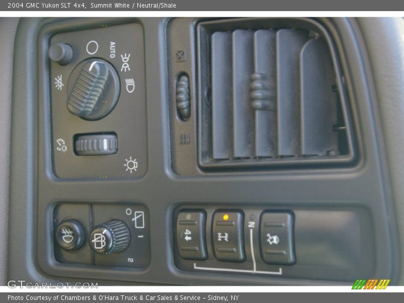 Summit White / Neutral/Shale 2004 GMC Yukon SLT 4x4