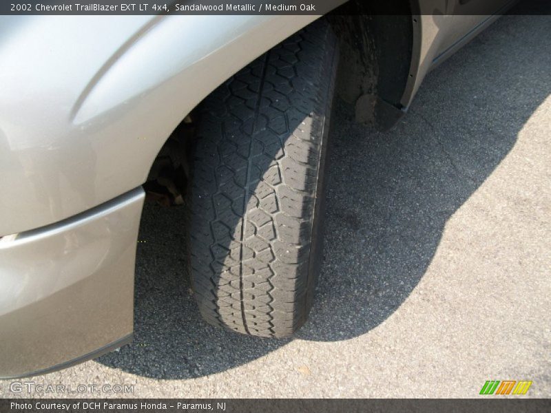 Sandalwood Metallic / Medium Oak 2002 Chevrolet TrailBlazer EXT LT 4x4