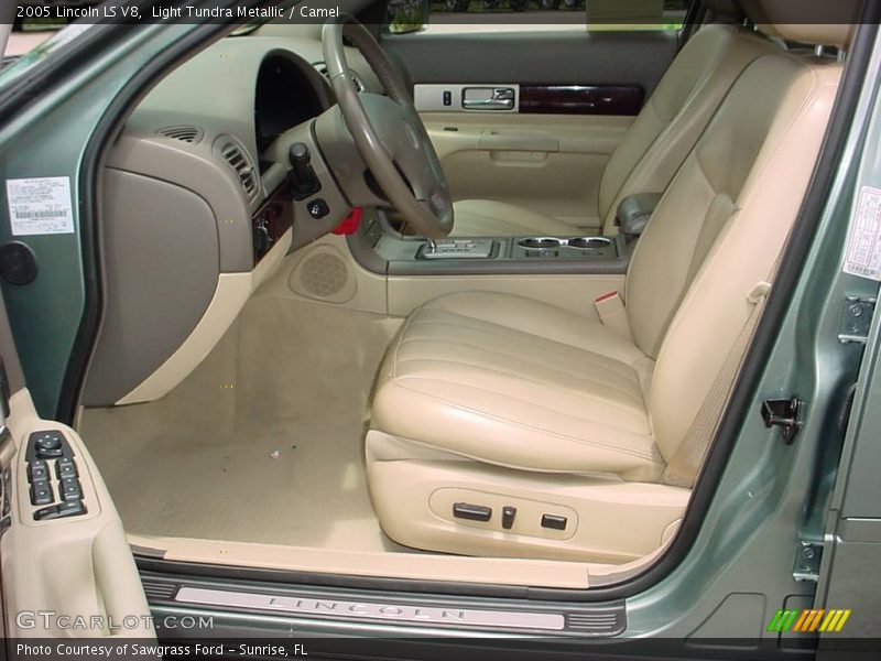 Light Tundra Metallic / Camel 2005 Lincoln LS V8