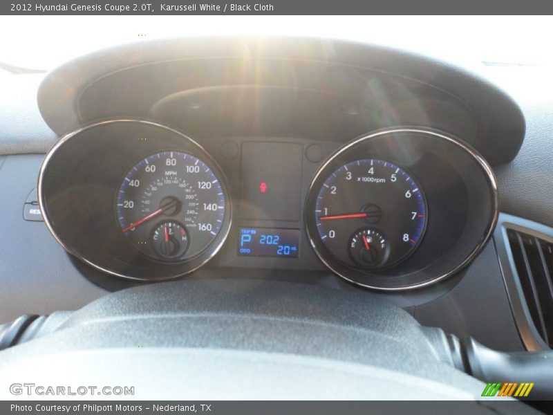 Karussell White / Black Cloth 2012 Hyundai Genesis Coupe 2.0T