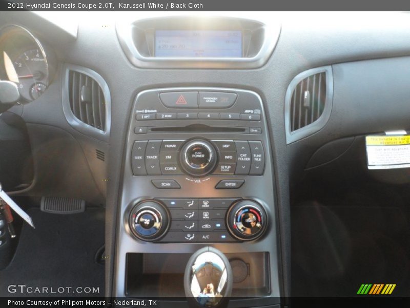 Controls of 2012 Genesis Coupe 2.0T