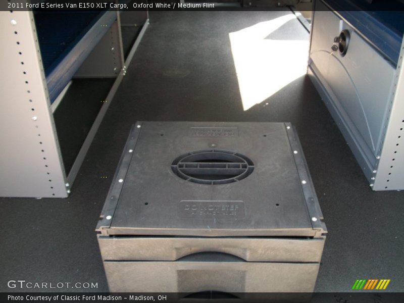 Oxford White / Medium Flint 2011 Ford E Series Van E150 XLT Cargo