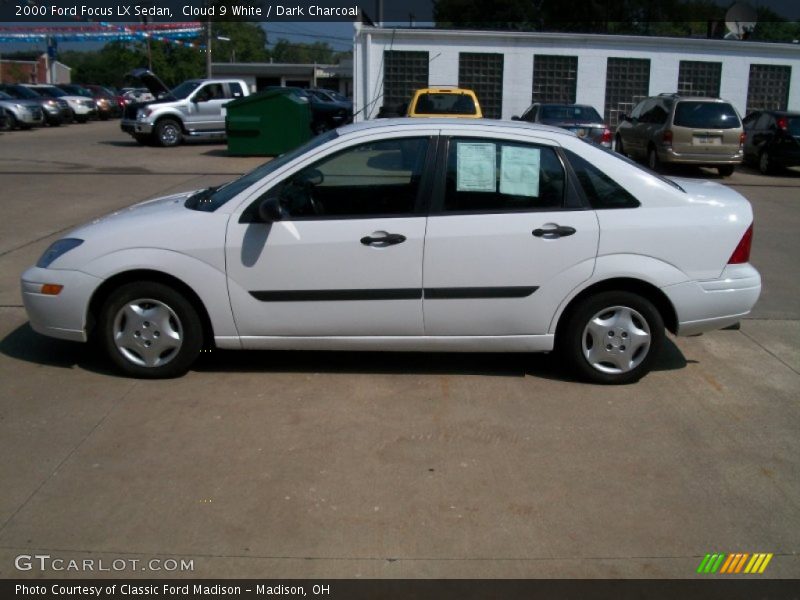 Cloud 9 White / Dark Charcoal 2000 Ford Focus LX Sedan