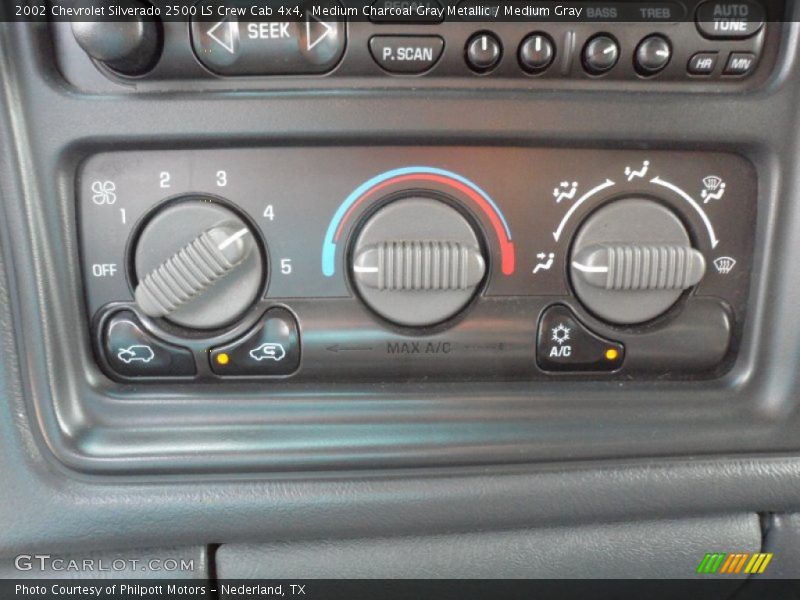 Controls of 2002 Silverado 2500 LS Crew Cab 4x4