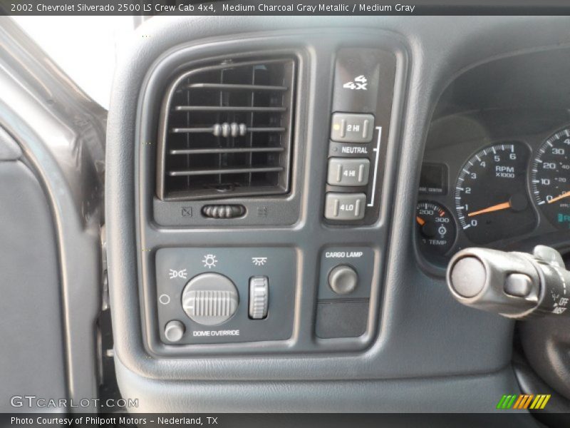 Controls of 2002 Silverado 2500 LS Crew Cab 4x4