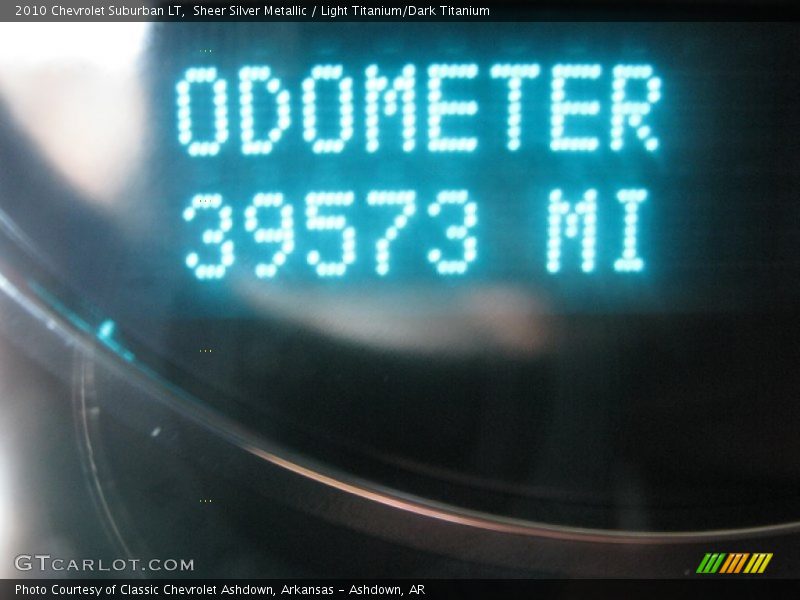 Sheer Silver Metallic / Light Titanium/Dark Titanium 2010 Chevrolet Suburban LT