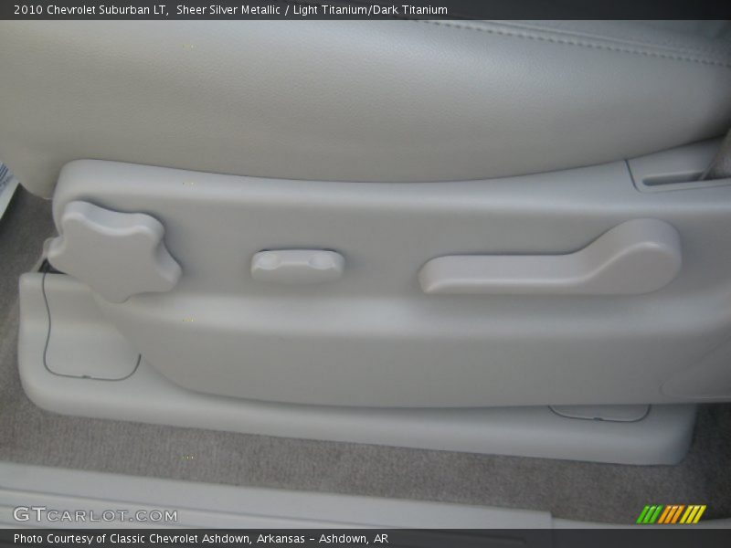 Sheer Silver Metallic / Light Titanium/Dark Titanium 2010 Chevrolet Suburban LT