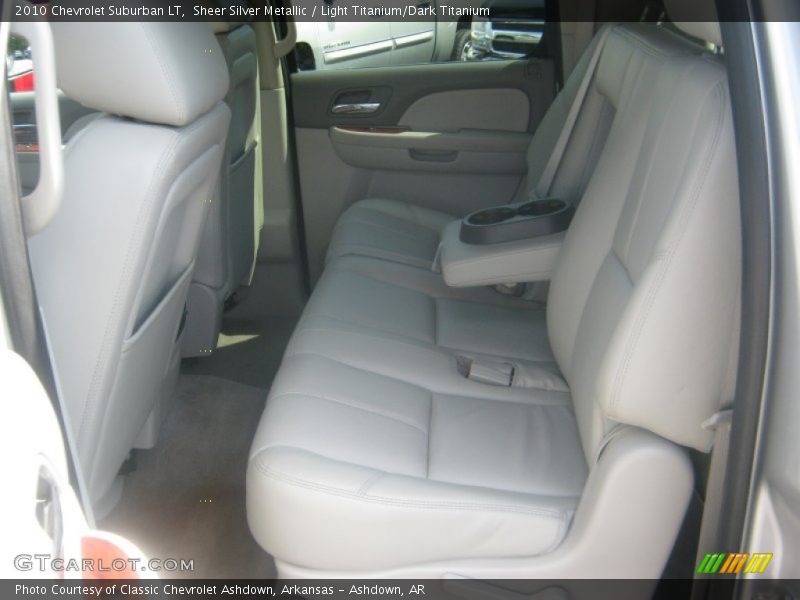 Sheer Silver Metallic / Light Titanium/Dark Titanium 2010 Chevrolet Suburban LT