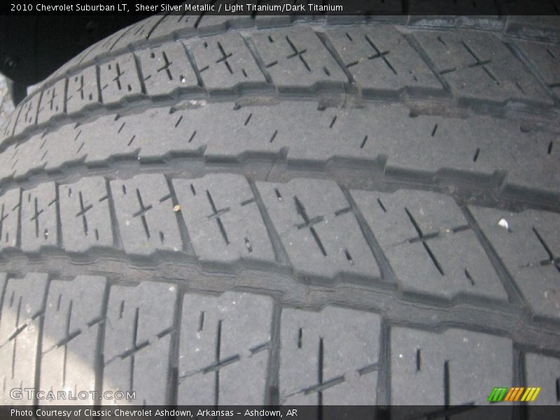 Sheer Silver Metallic / Light Titanium/Dark Titanium 2010 Chevrolet Suburban LT