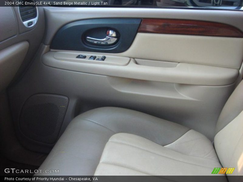 Sand Beige Metallic / Light Tan 2004 GMC Envoy SLE 4x4
