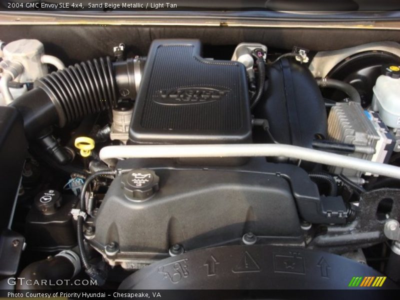 Sand Beige Metallic / Light Tan 2004 GMC Envoy SLE 4x4