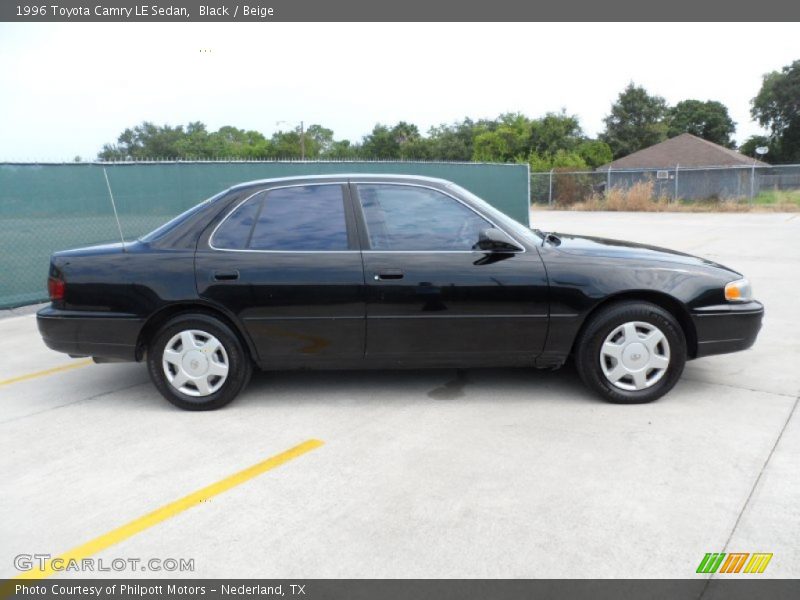 Black / Beige 1996 Toyota Camry LE Sedan