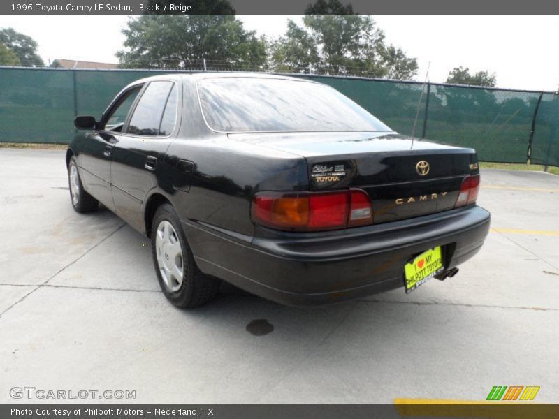 Black / Beige 1996 Toyota Camry LE Sedan