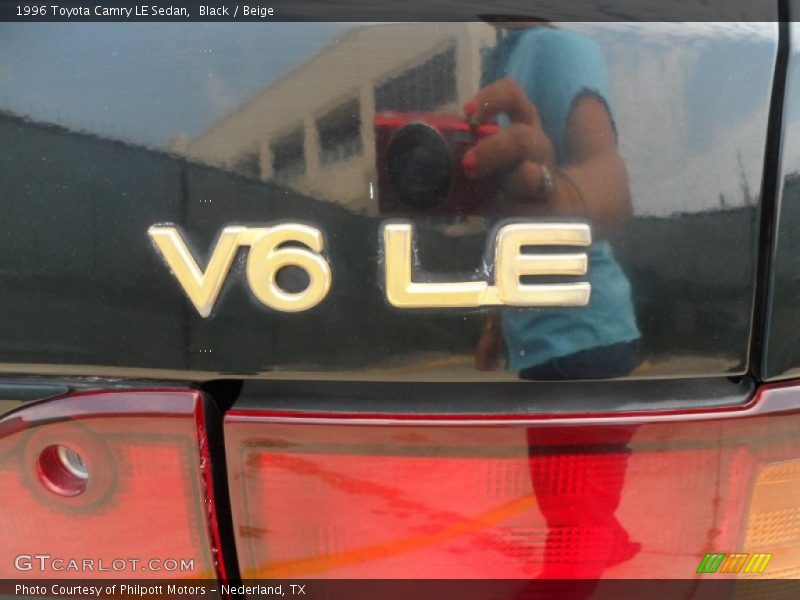 Black / Beige 1996 Toyota Camry LE Sedan