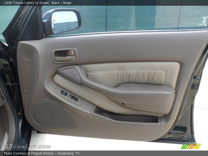 Black / Beige 1996 Toyota Camry LE Sedan
