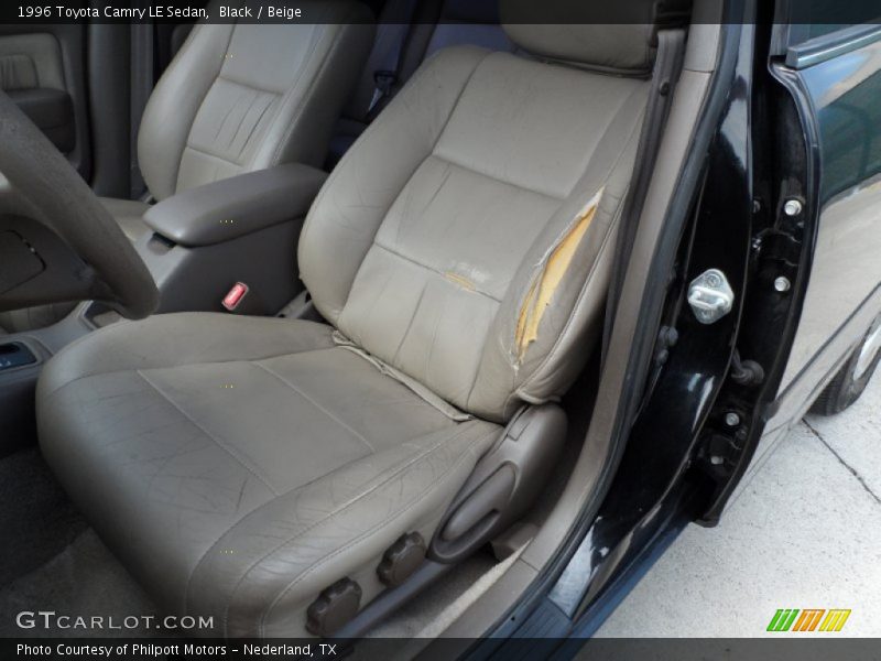 Black / Beige 1996 Toyota Camry LE Sedan