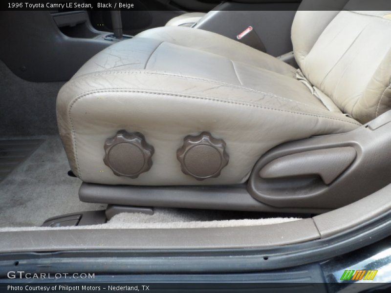 Black / Beige 1996 Toyota Camry LE Sedan