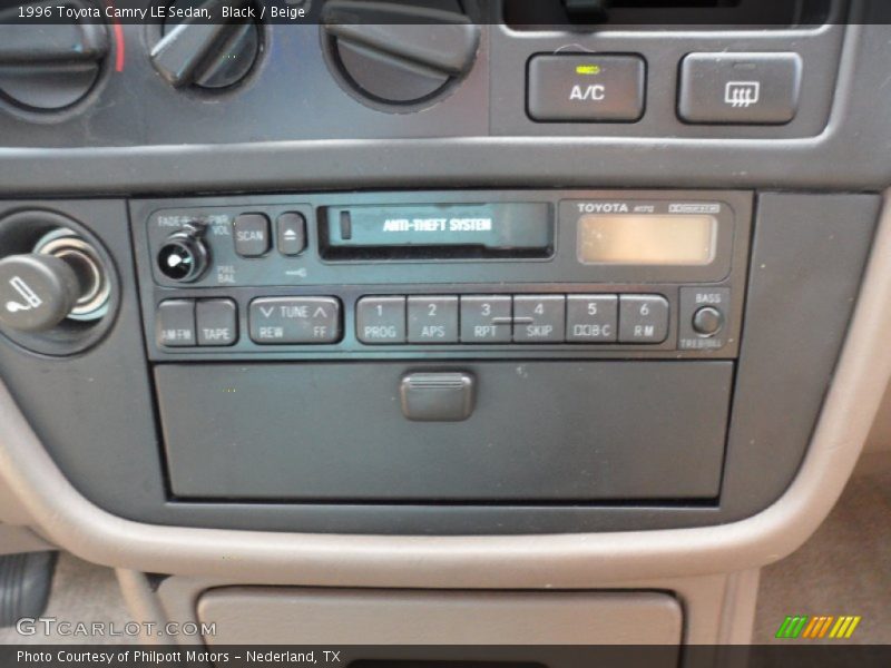 Black / Beige 1996 Toyota Camry LE Sedan