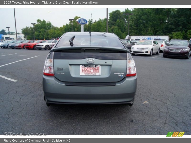 Tideland Gray Green Pearl / Ivory/Brown 2005 Toyota Prius Hybrid