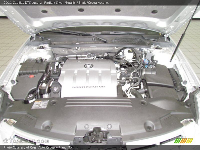 Radiant Silver Metallic / Shale/Cocoa Accents 2011 Cadillac DTS Luxury