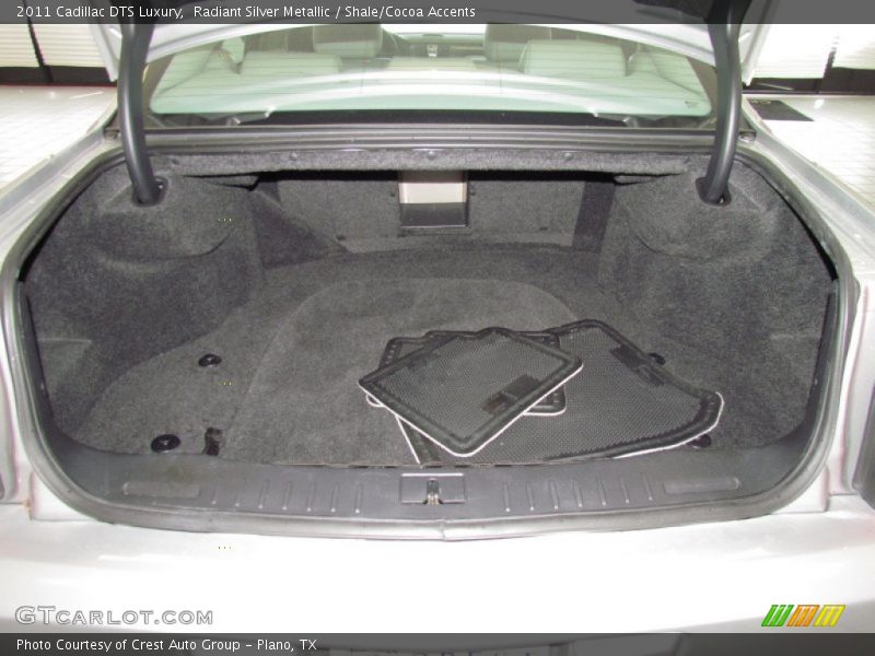 Radiant Silver Metallic / Shale/Cocoa Accents 2011 Cadillac DTS Luxury