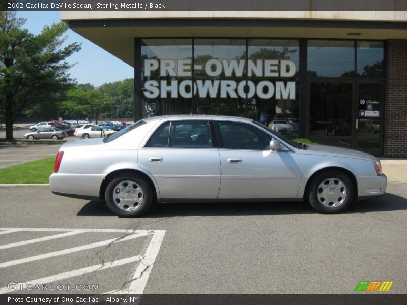 Sterling Metallic / Black 2002 Cadillac DeVille Sedan