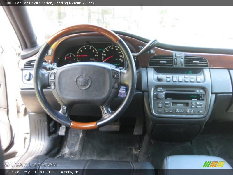 Sterling Metallic / Black 2002 Cadillac DeVille Sedan