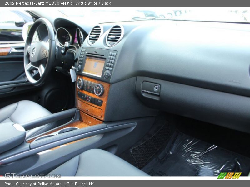 Arctic White / Black 2009 Mercedes-Benz ML 350 4Matic
