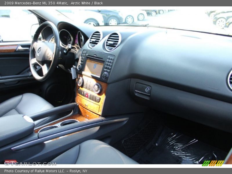 Arctic White / Black 2009 Mercedes-Benz ML 350 4Matic