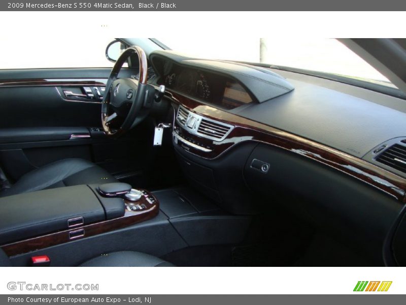 Black / Black 2009 Mercedes-Benz S 550 4Matic Sedan