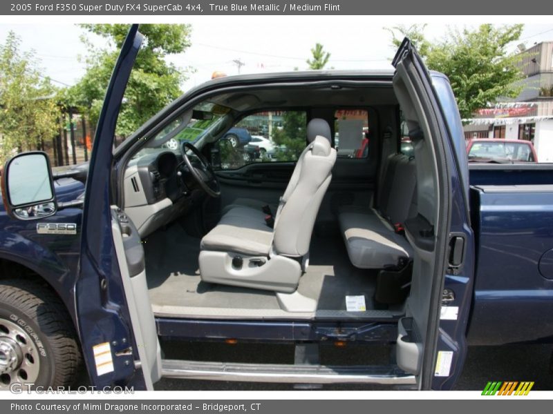  2005 F350 Super Duty FX4 SuperCab 4x4 Medium Flint Interior