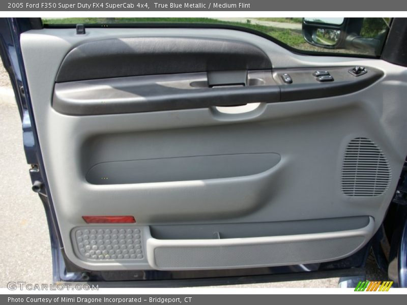 Door Panel of 2005 F350 Super Duty FX4 SuperCab 4x4