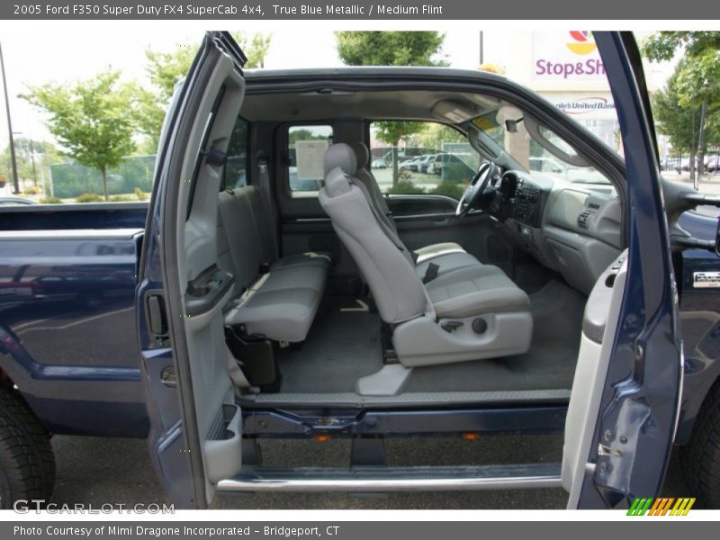  2005 F350 Super Duty FX4 SuperCab 4x4 Medium Flint Interior
