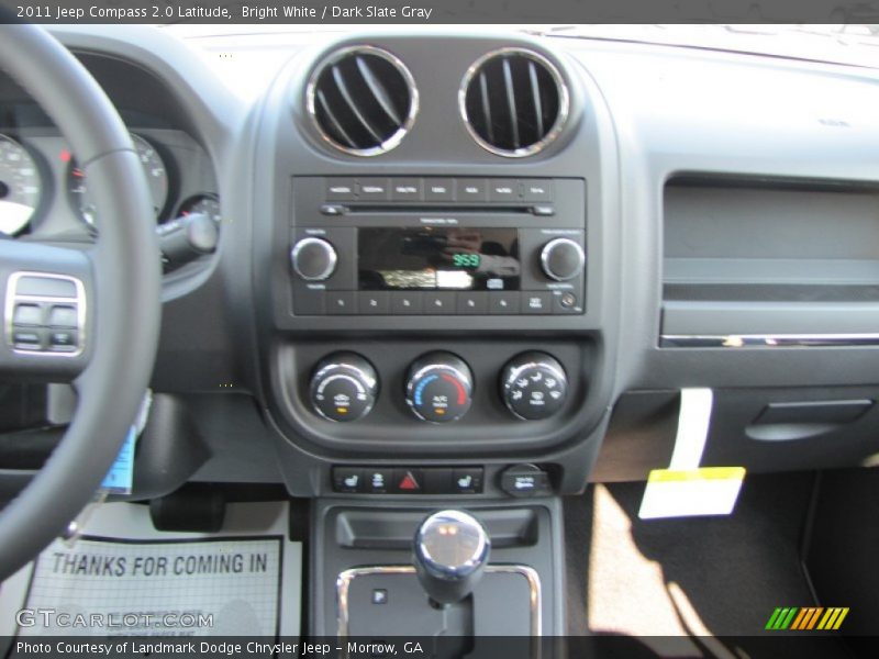 Bright White / Dark Slate Gray 2011 Jeep Compass 2.0 Latitude