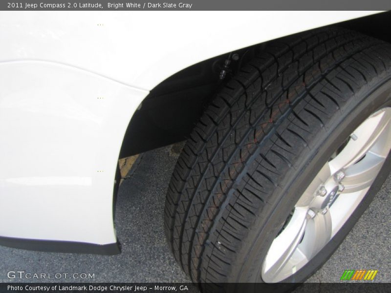 Bright White / Dark Slate Gray 2011 Jeep Compass 2.0 Latitude