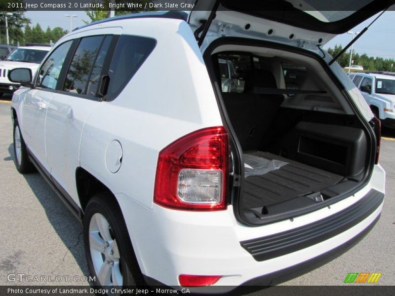 Bright White / Dark Slate Gray 2011 Jeep Compass 2.0 Latitude